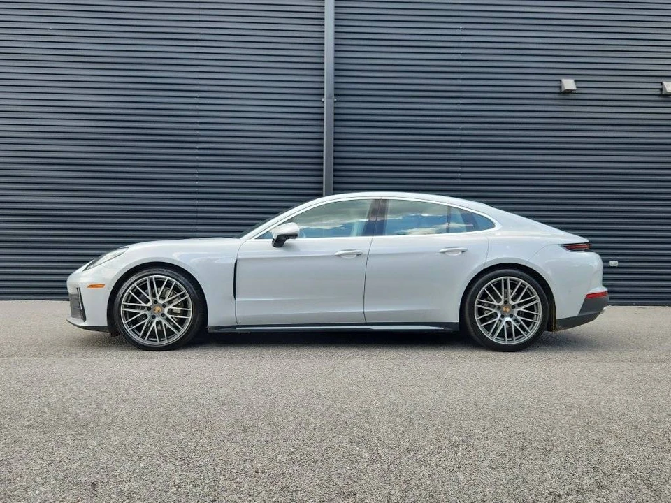 2025 Porsche 976 Panamera - Image 2 of 5