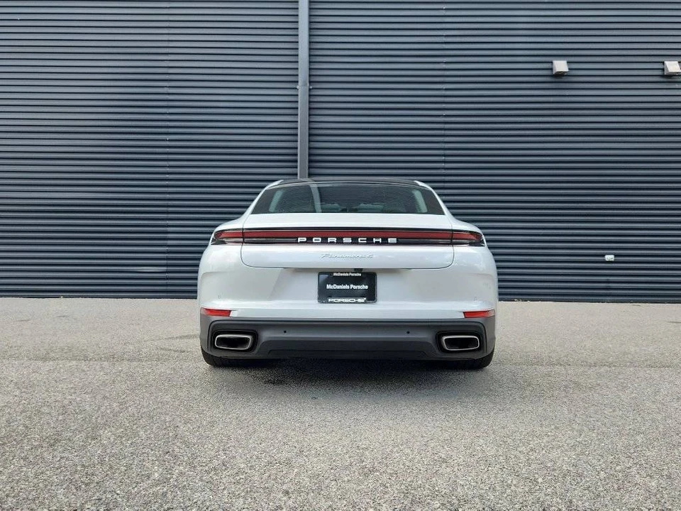 2025 Porsche 976 Panamera - Image 4 of 5