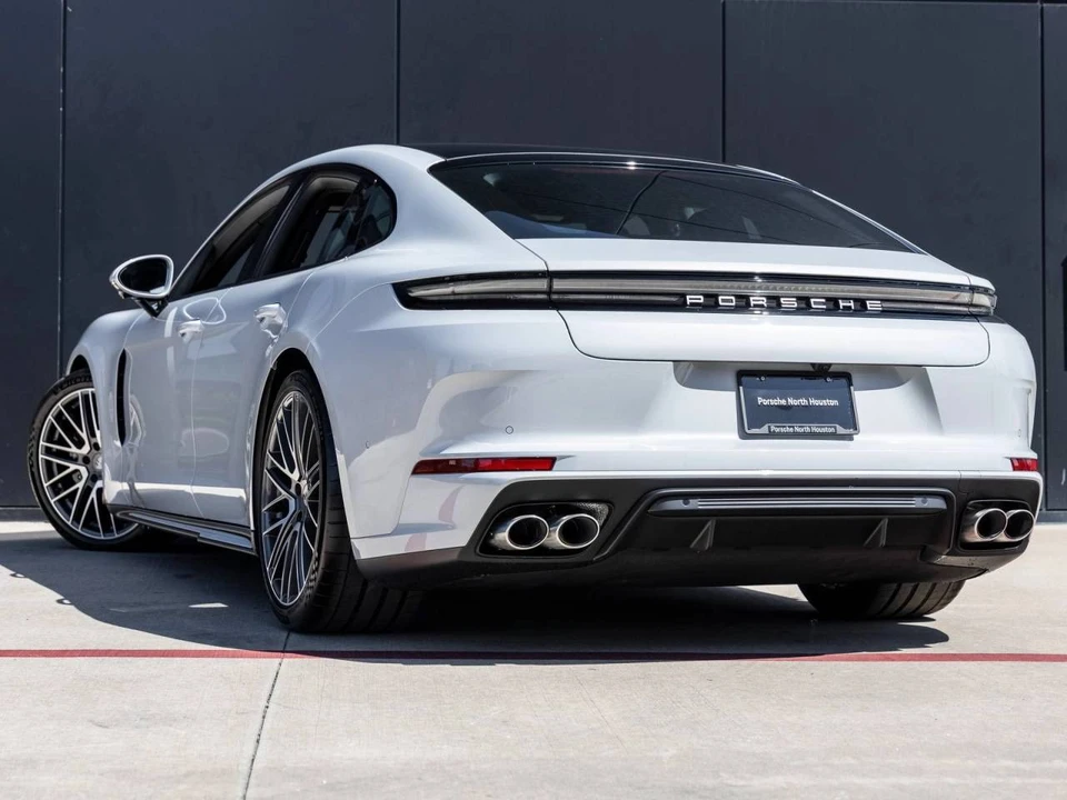 2025 Porsche 976 Panamera - Image 3 of 4