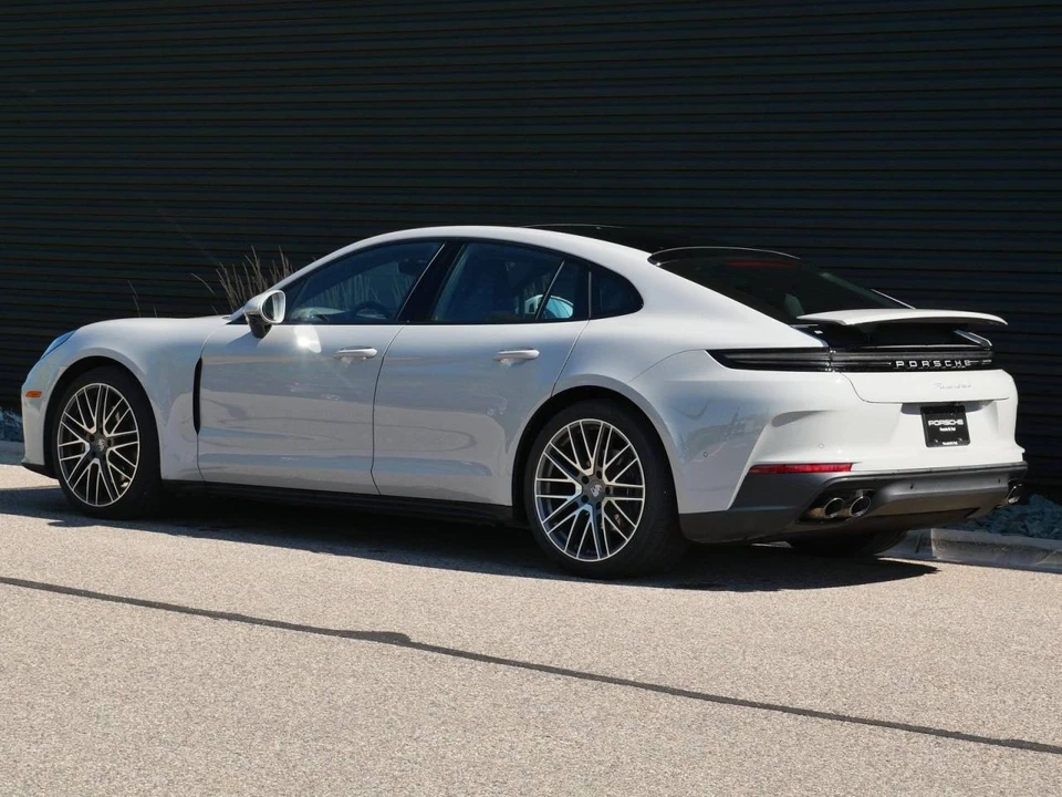2025 Porsche 976 Panamera - Image 3 of 5