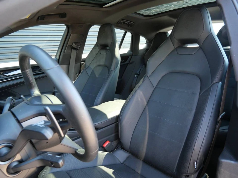 2025 Porsche 976 Panamera - Image 5 of 5