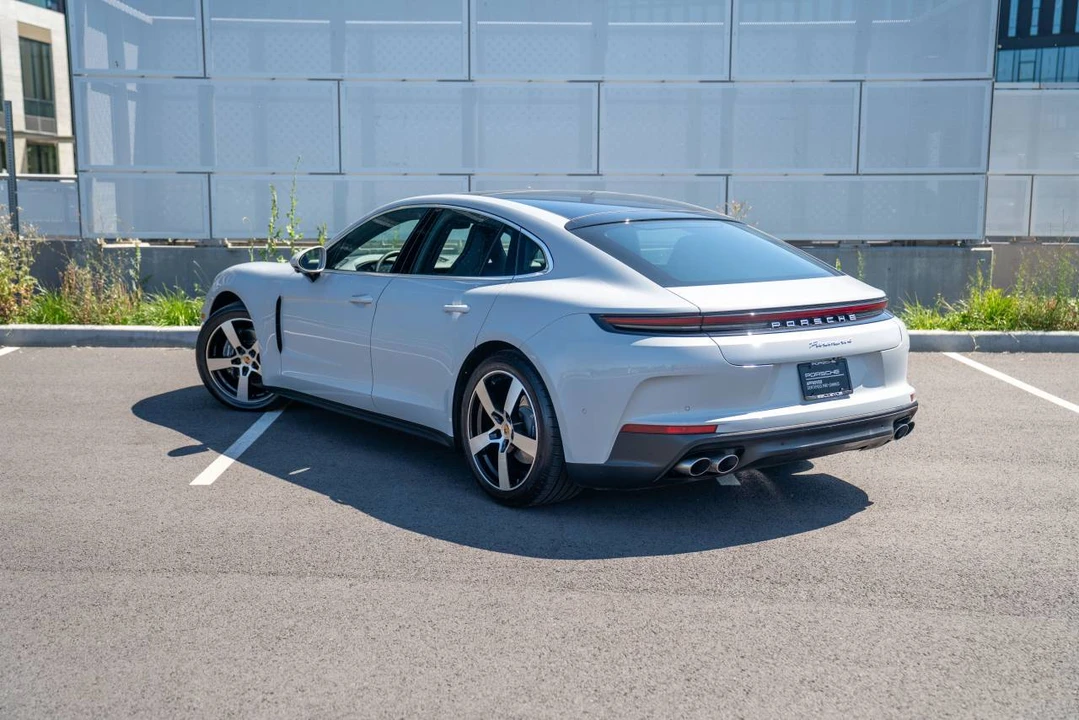 2025 Porsche 976 Panamera - Image 3 of 5