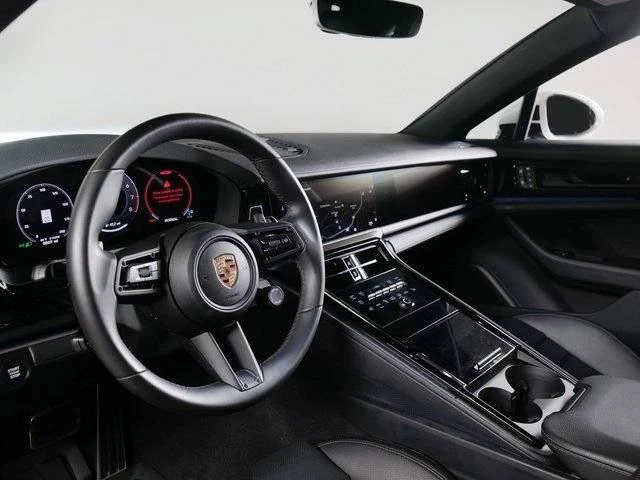 2025 Porsche 976 Panamera - Image 4 of 5