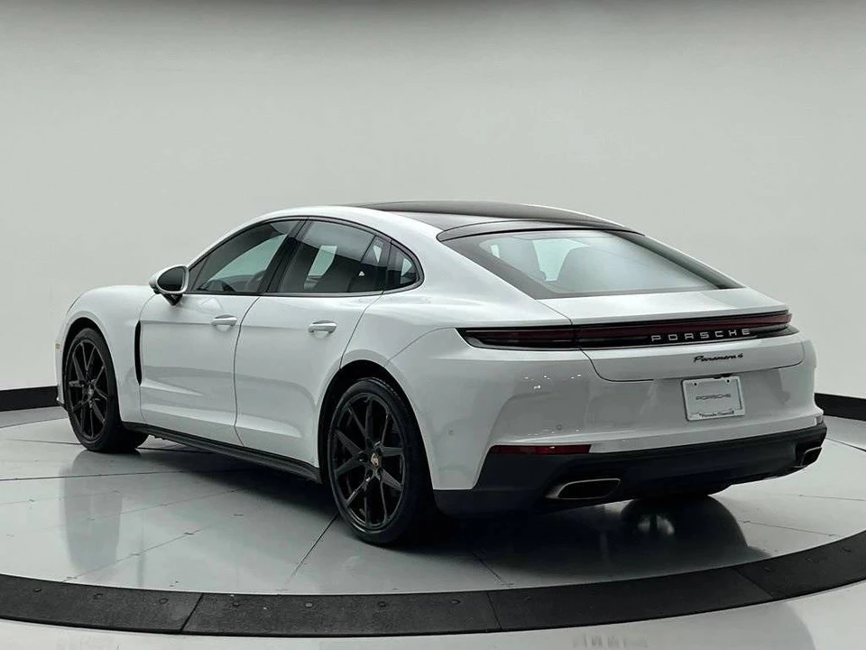 2025 Porsche 976 Panamera - Image 3 of 5