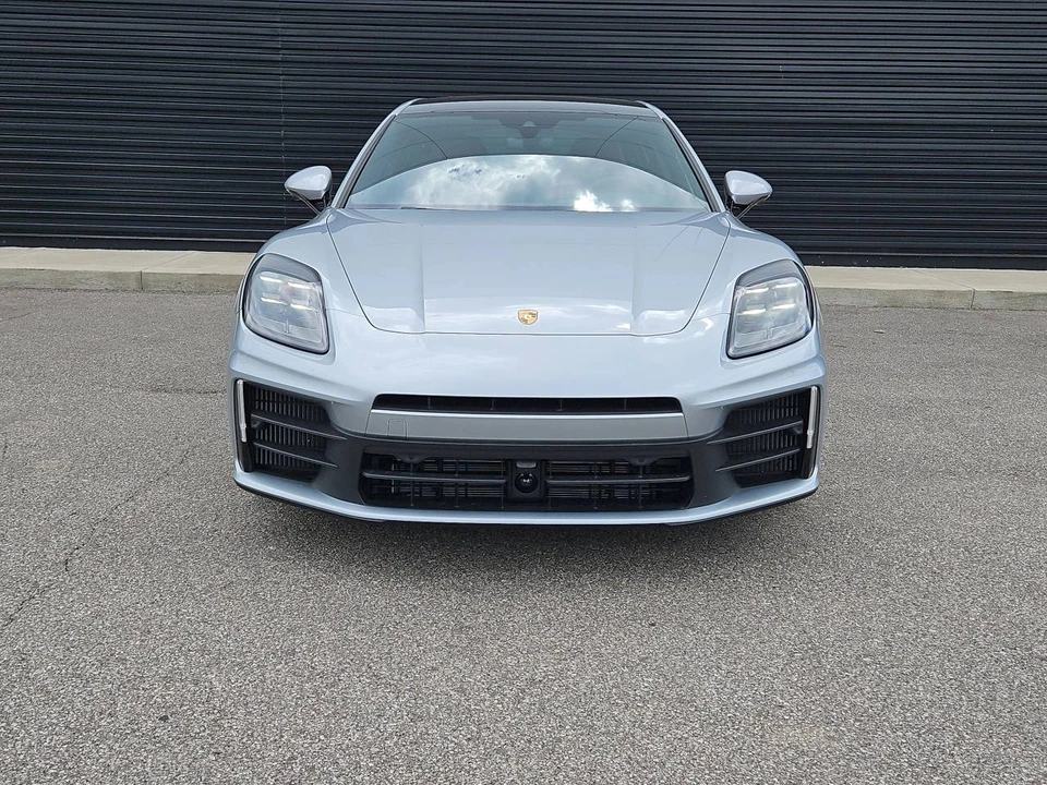 2025 Porsche 976 Panamera - Image 2 of 5