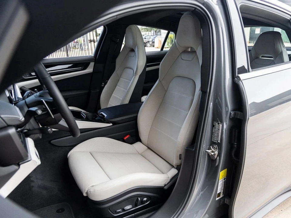 2025 Porsche 976 Panamera - Image 5 of 5