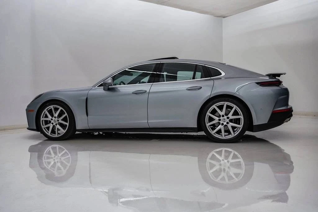 2025 Porsche 976 Panamera - Image 2 of 5