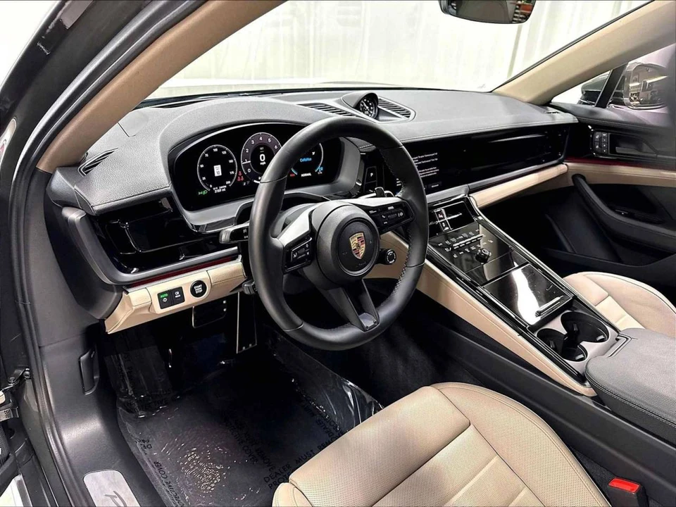 2025 Porsche 976 Panamera - Image 4 of 4