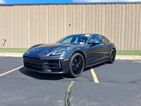 2025 Porsche Panamera 4