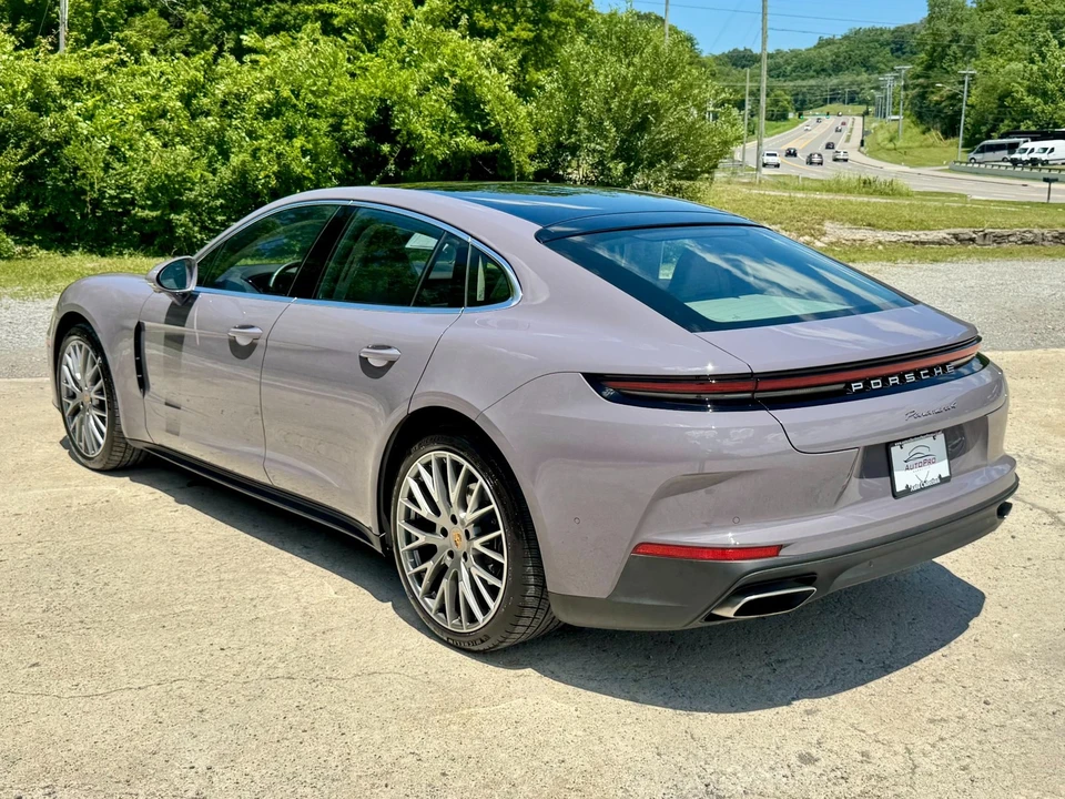 2025 Porsche 976 Panamera - Image 5 of 31