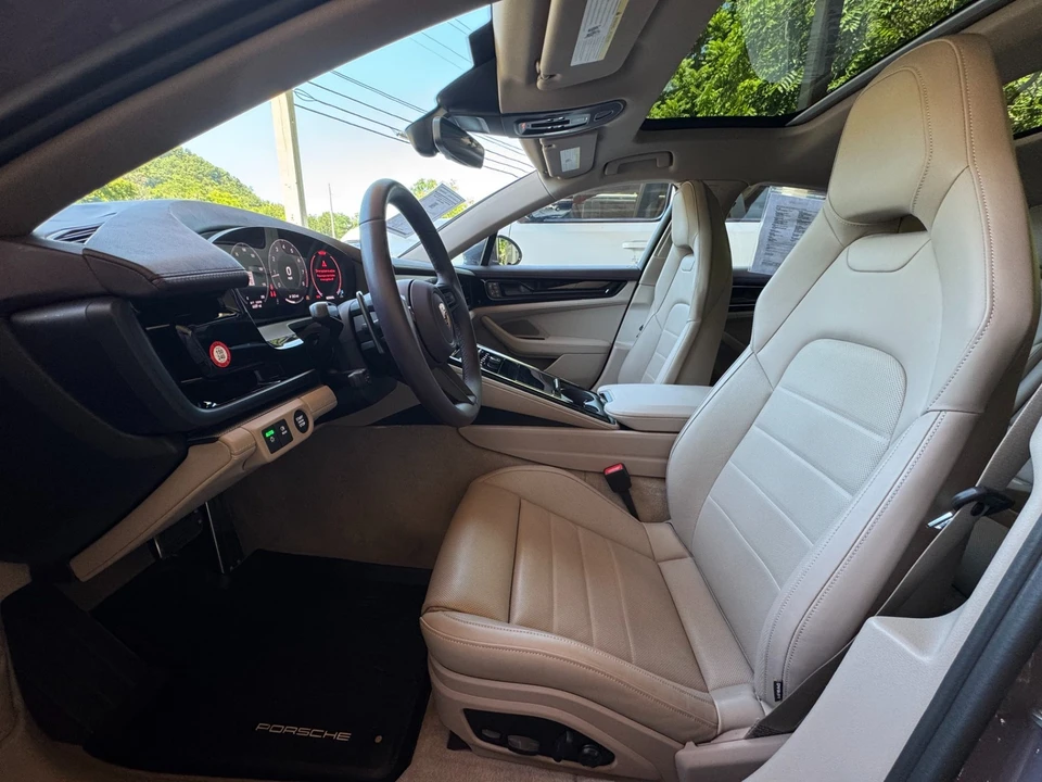 2025 Porsche 976 Panamera - Image 12 of 31