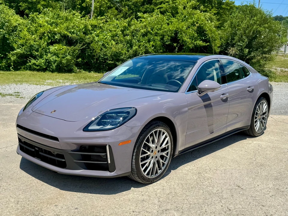 2025 Porsche 976 Panamera - Image 2 of 31
