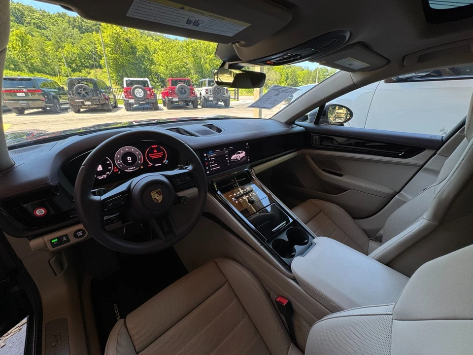 2025 Porsche 976 Panamera - Image 13 of 31