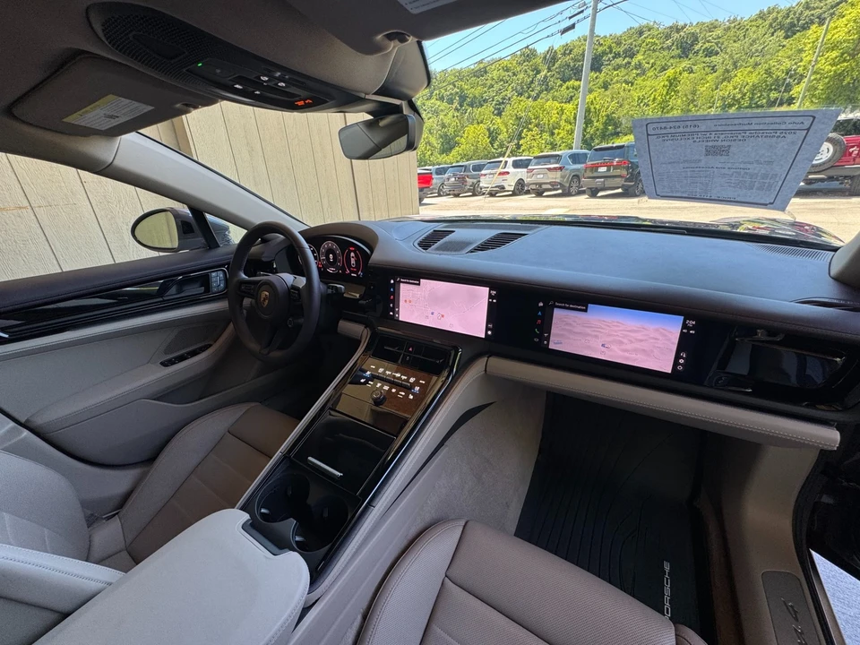 2025 Porsche 976 Panamera - Image 20 of 31