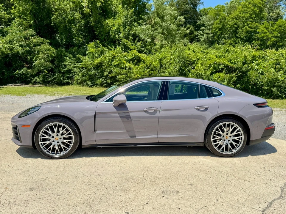 2025 Porsche 976 Panamera - Image 9 of 31