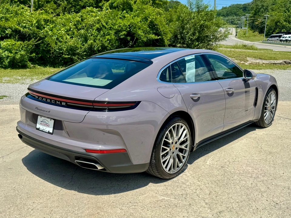 2025 Porsche 976 Panamera - Image 4 of 31