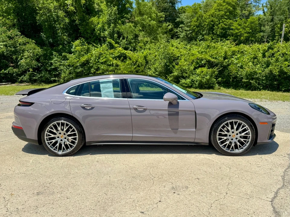 2025 Porsche 976 Panamera - Image 10 of 31