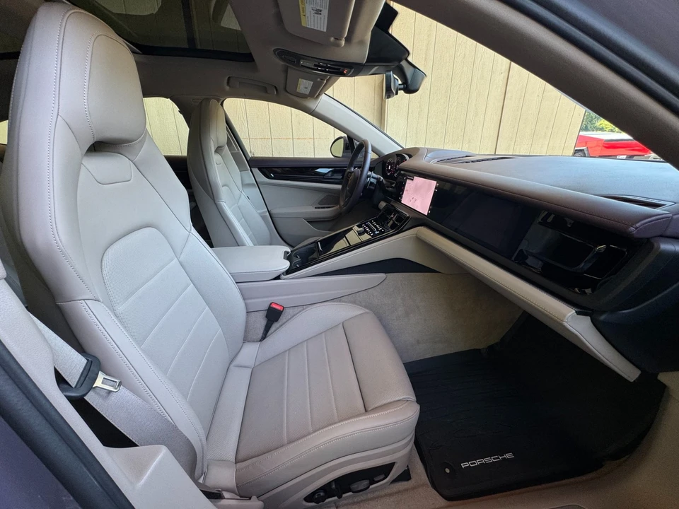 2025 Porsche 976 Panamera - Image 19 of 31