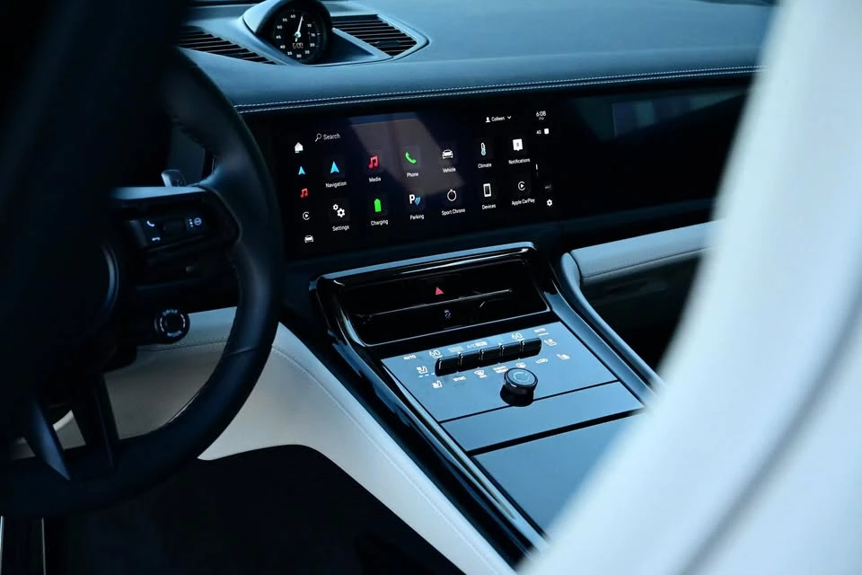 2025 Porsche Panamera - Image 17 of 18