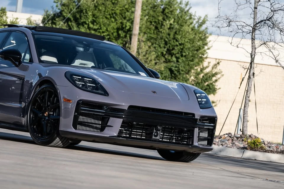 2025 Porsche Panamera - Image 3 of 18