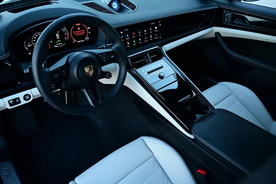 2025 Porsche Panamera - Image 8 of 18
