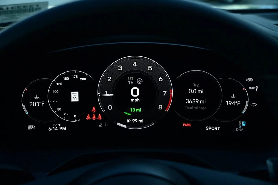 2025 Porsche Panamera - Image 11 of 18