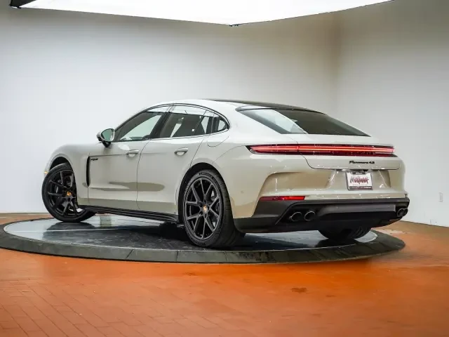 2025 Porsche 976 Panamera - Image 3 of 5