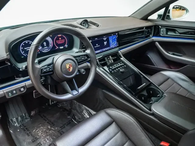 2025 Porsche 976 Panamera - Image 4 of 5