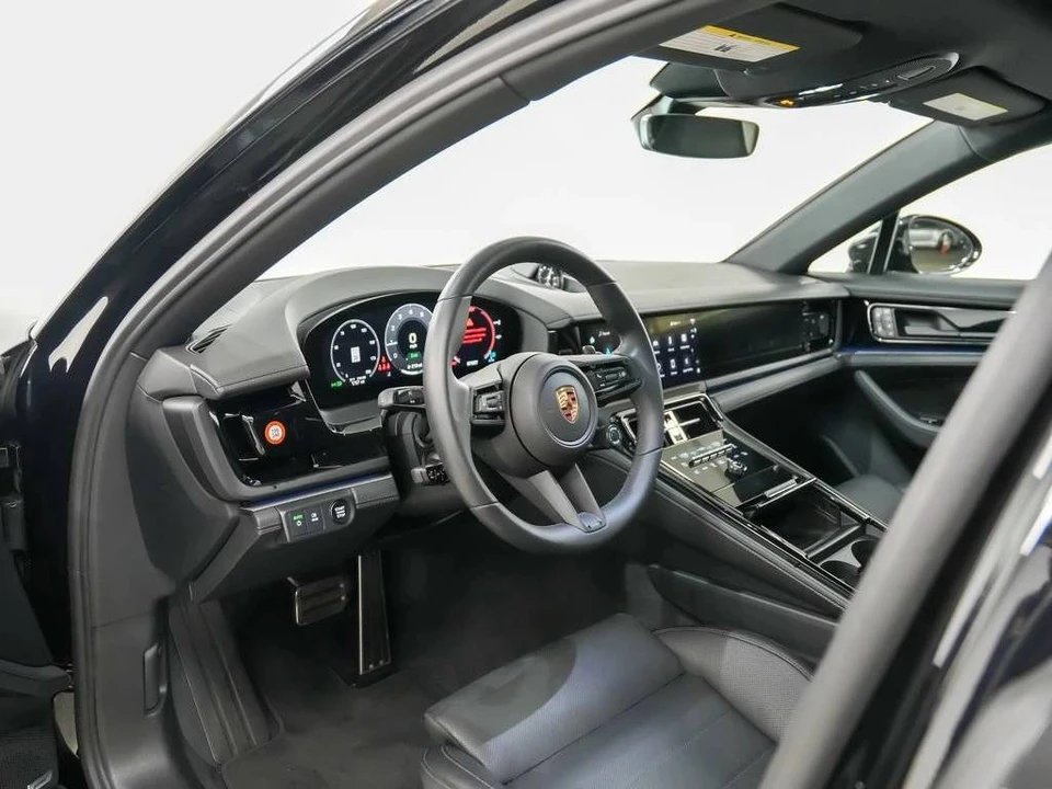 2025 Porsche Panamera - Image 4 of 5