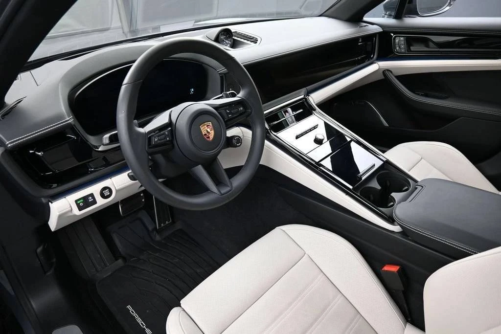 2025 Porsche Panamera - Image 4 of 5