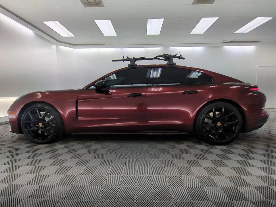 2025 Porsche 976 Panamera - Image 2 of 5