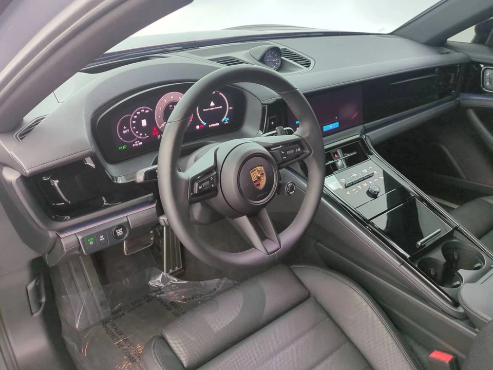 2025 Porsche 976 Panamera - Image 4 of 5