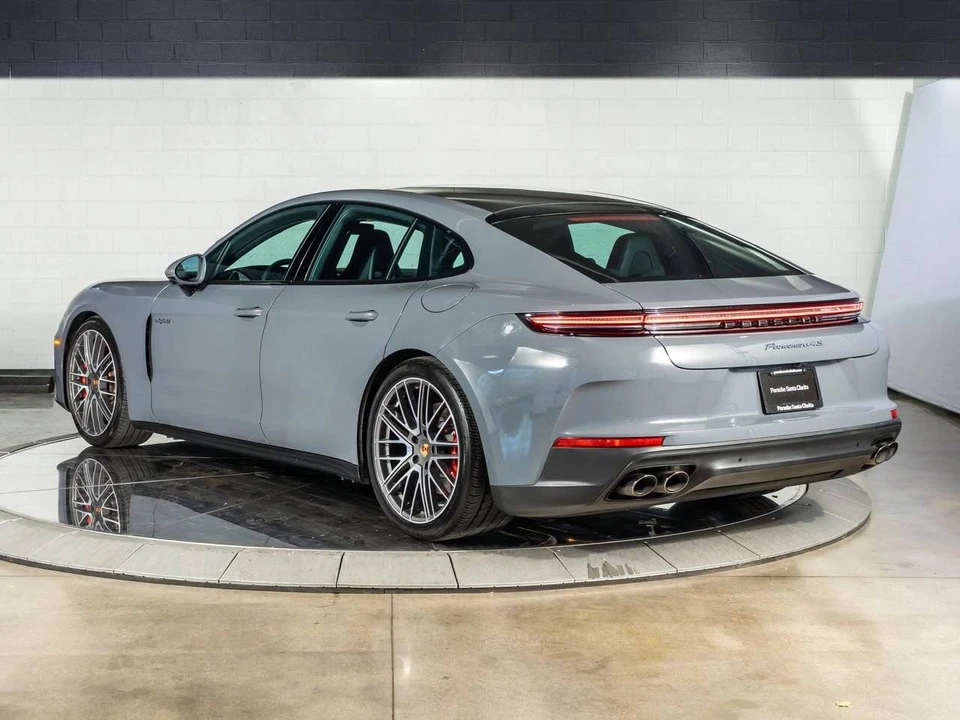 2025 Porsche 976 Panamera - Image 3 of 5