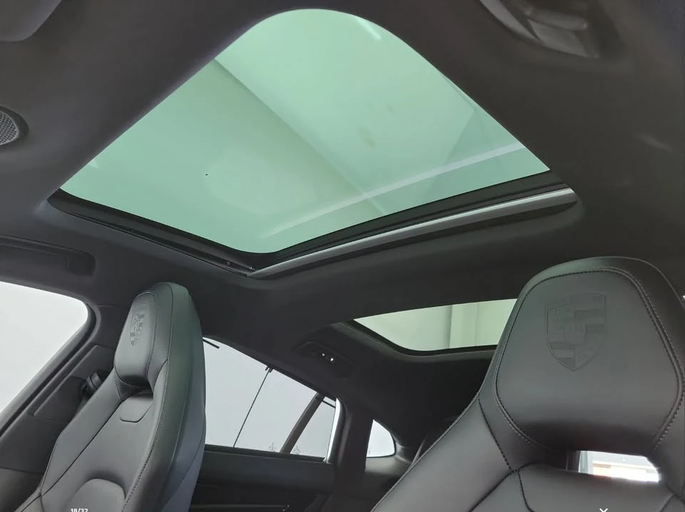 2025 Porsche 976 Panamera - Image 8 of 10