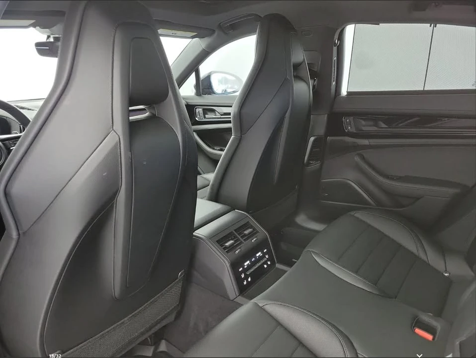 2025 Porsche 976 Panamera - Image 6 of 10