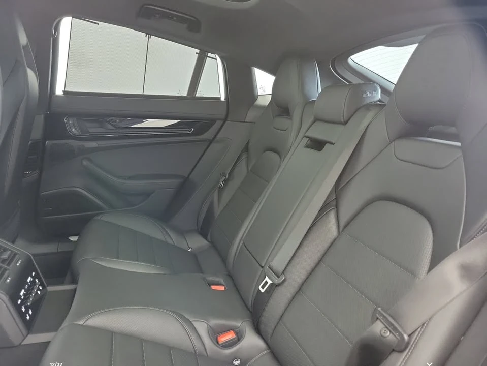 2025 Porsche 976 Panamera - Image 7 of 10