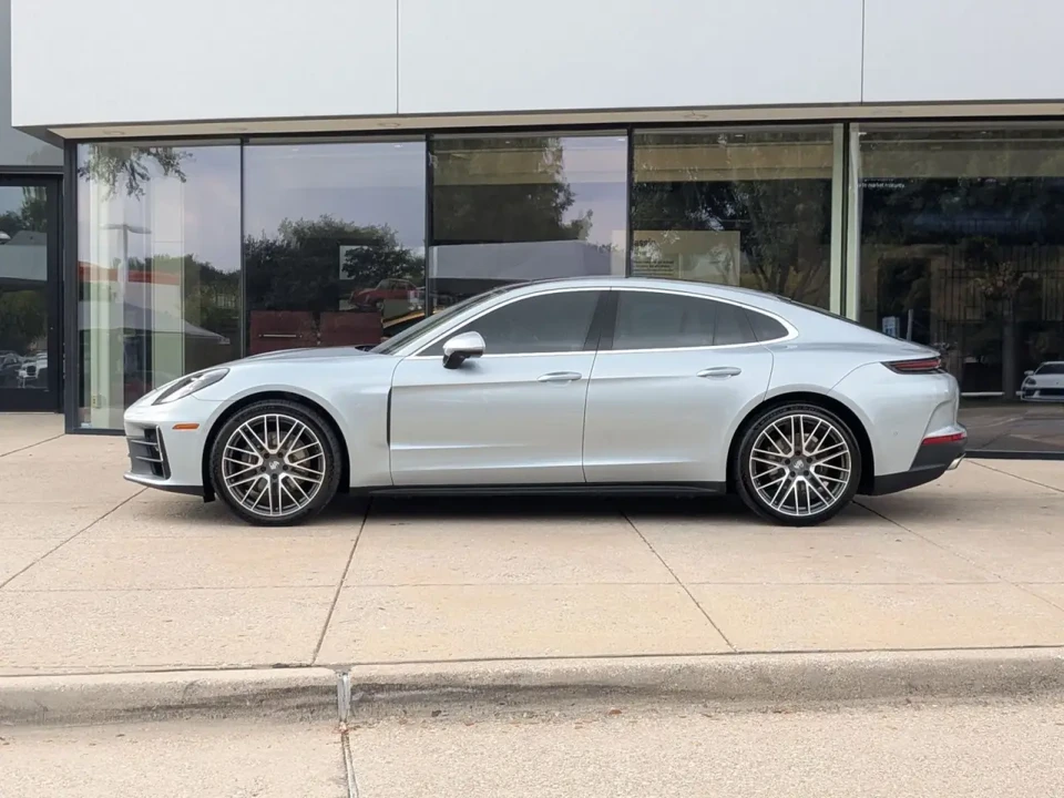 2025 Porsche 976 Panamera - Image 2 of 7