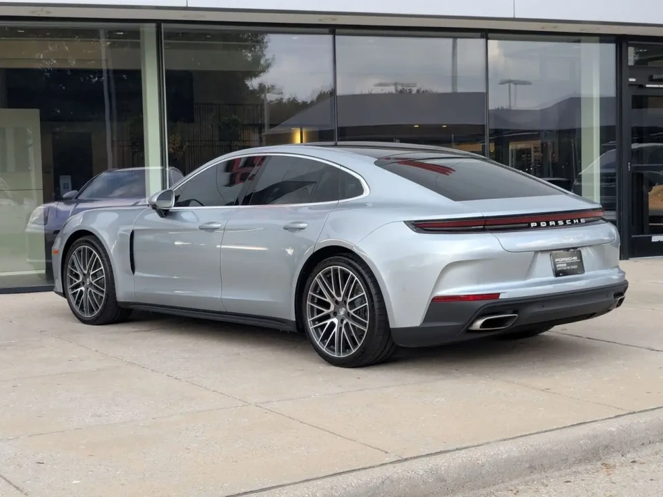 2025 Porsche 976 Panamera - Image 3 of 7