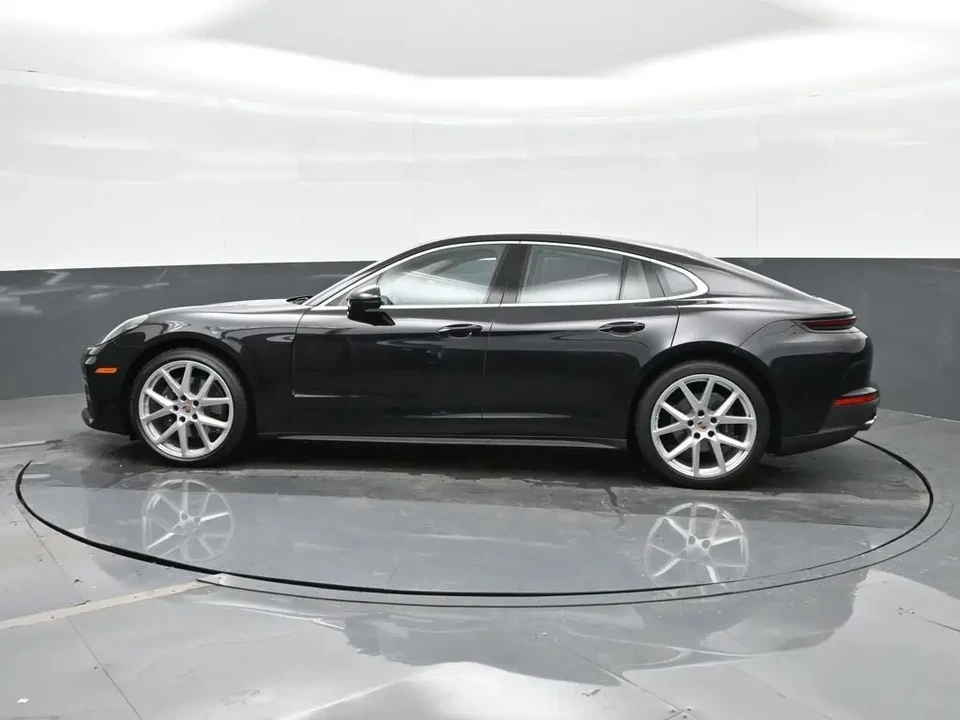 2025 Porsche 976 Panamera - Image 2 of 6