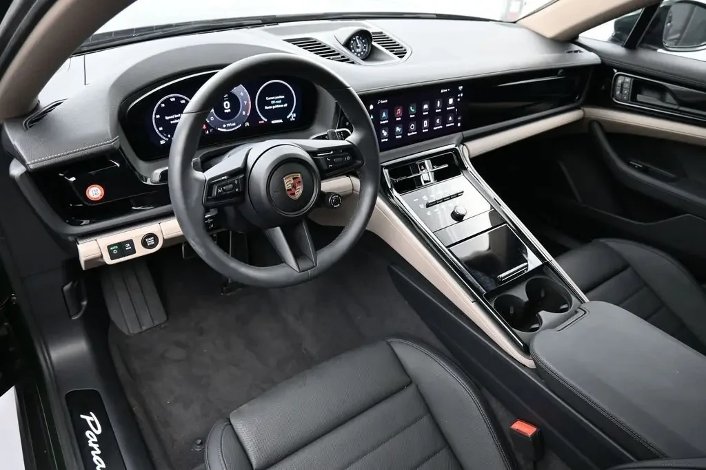 2025 Porsche 976 Panamera - Image 4 of 8