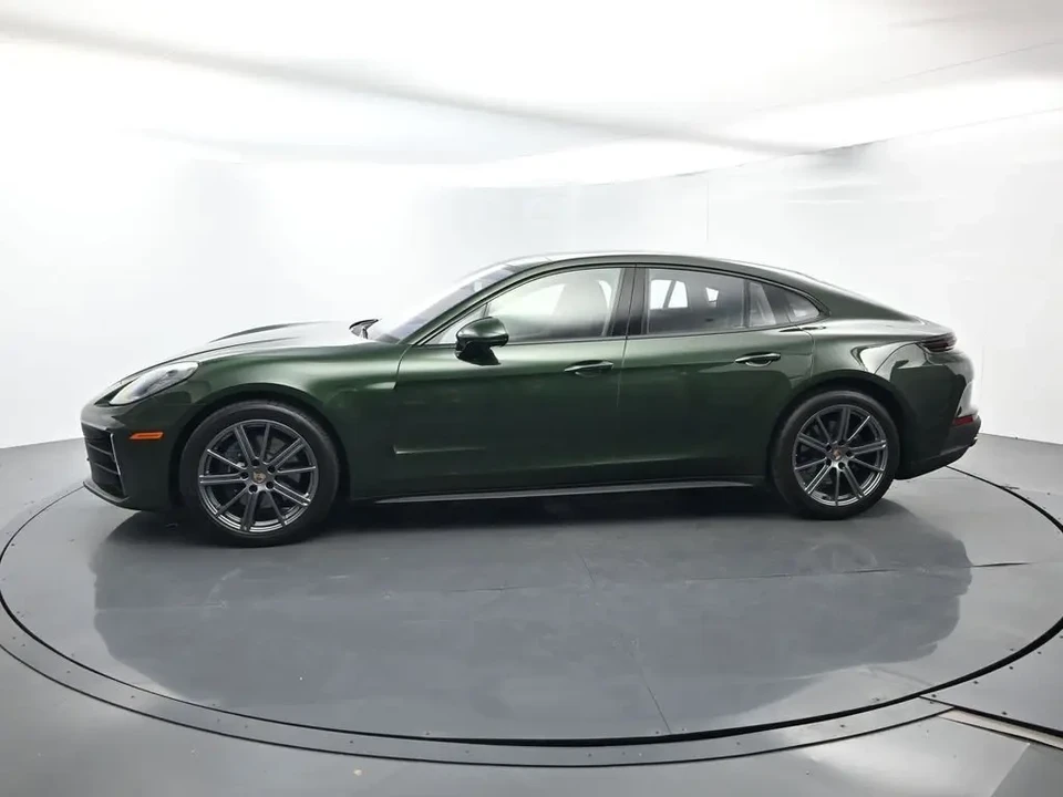 2025 Porsche 976 Panamera - Image 2 of 8