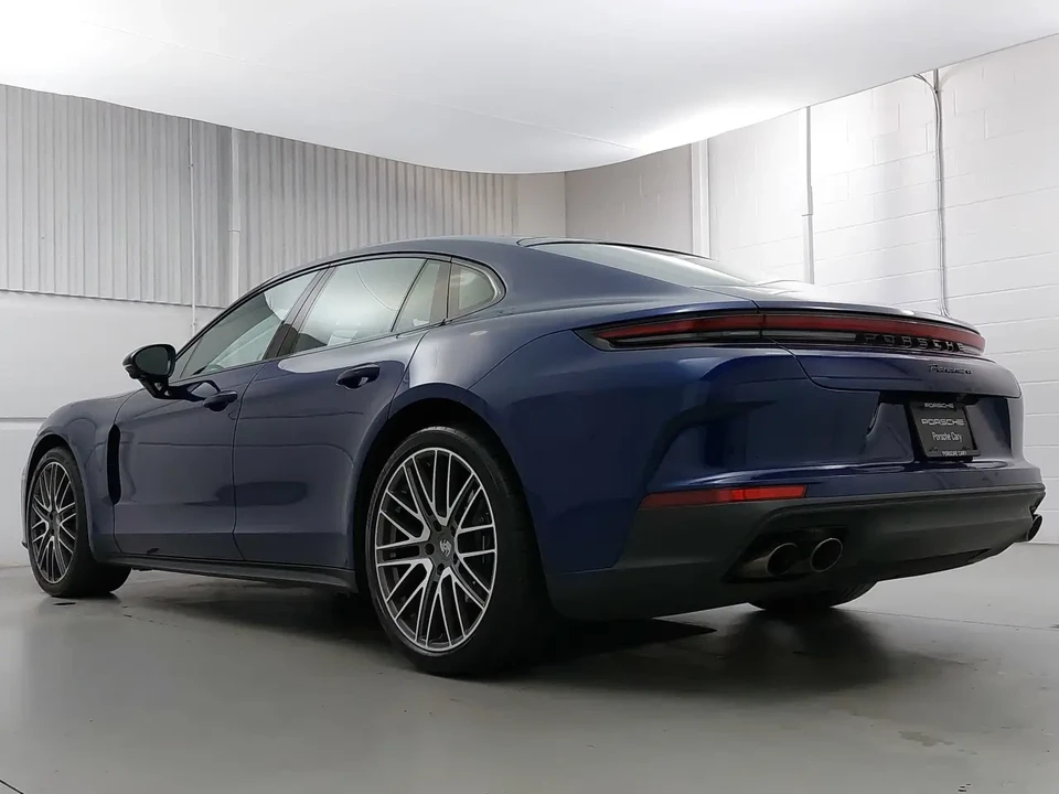 2025 Porsche 976 Panamera - Image 3 of 13