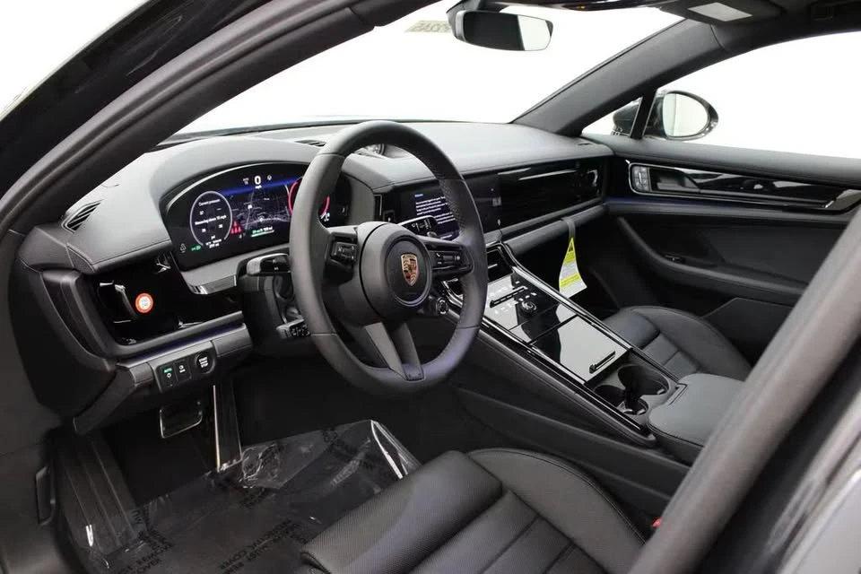 2025 Porsche 976 Panamera - Image 10 of 20
