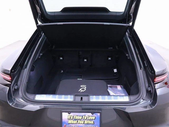 2025 Porsche 976 Panamera - Image 6 of 20
