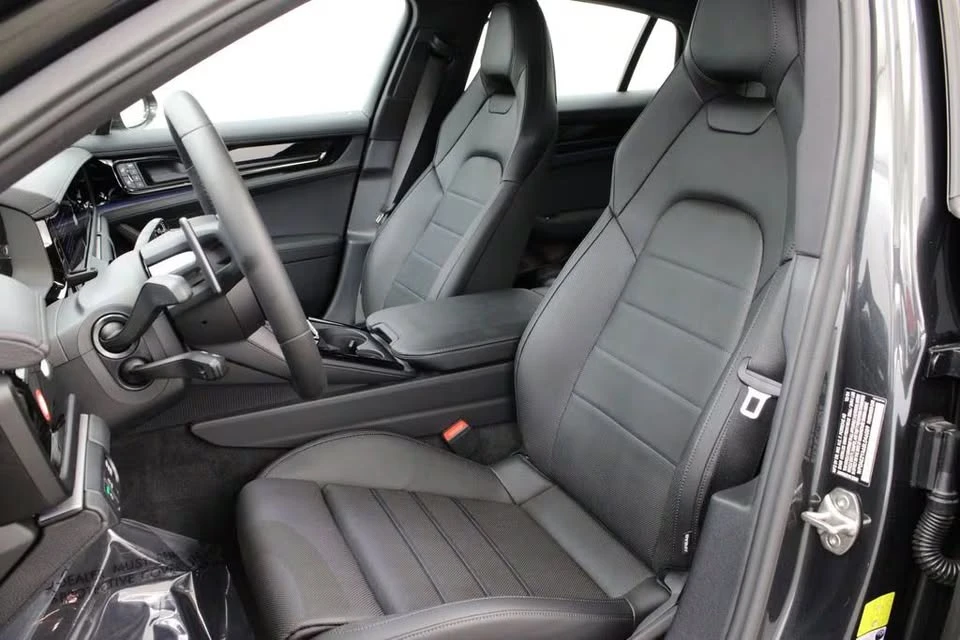 2025 Porsche 976 Panamera - Image 16 of 20