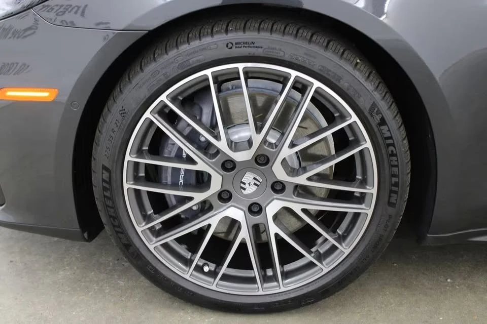 2025 Porsche 976 Panamera - Image 11 of 20
