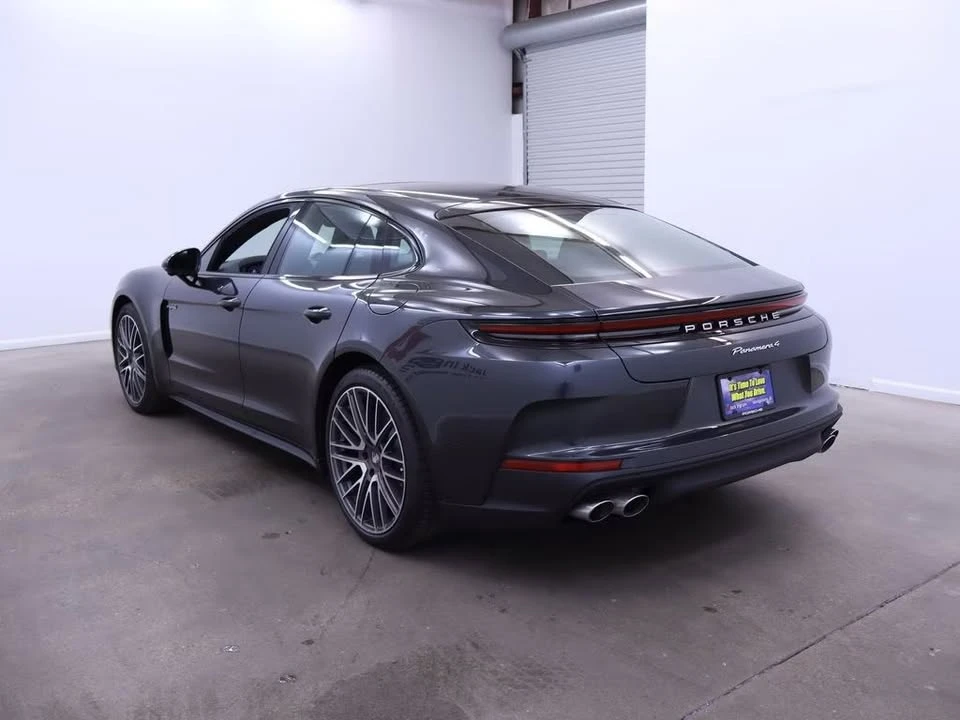 2025 Porsche 976 Panamera - Image 17 of 20