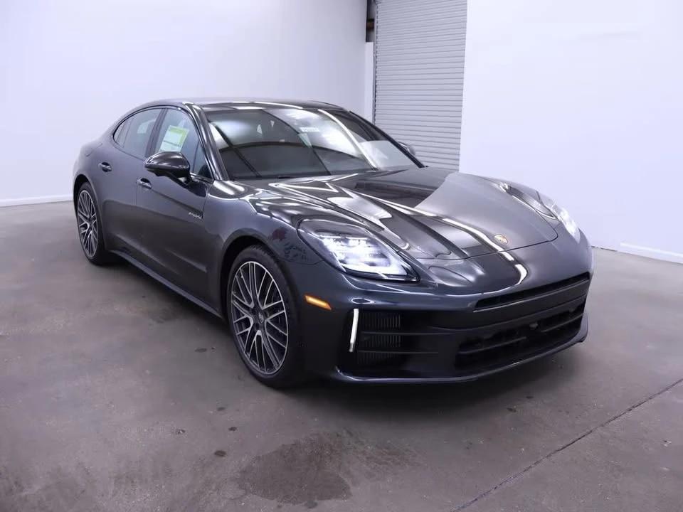 2025 Porsche 976 Panamera - Image 13 of 20