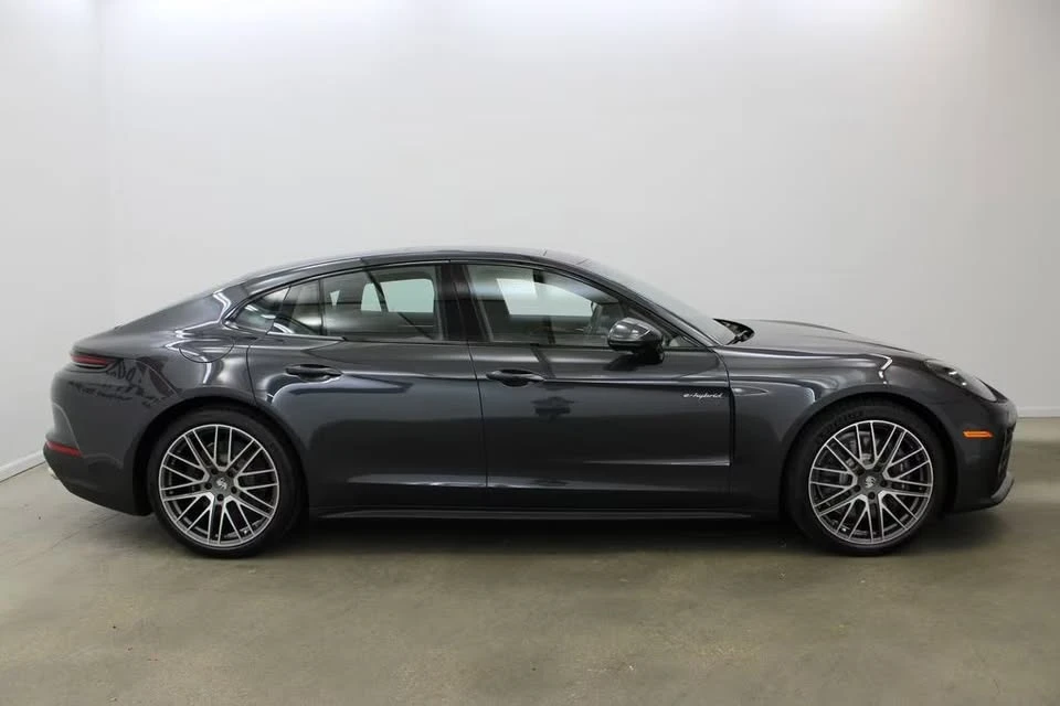 2025 Porsche 976 Panamera - Image 14 of 20