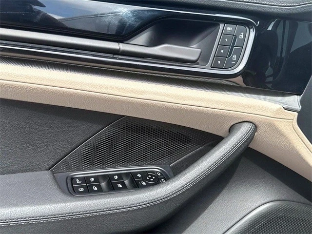 2025 Porsche 976 Panamera - Image 15 of 21